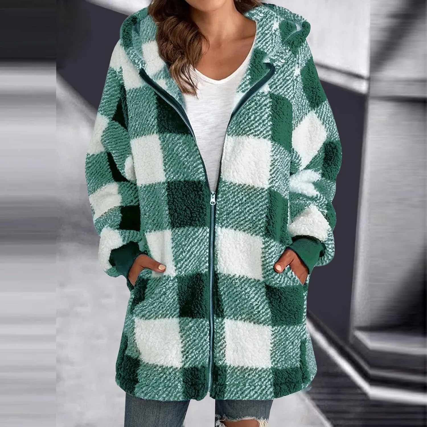 Women's Plaid Lined Hooded Jacket With Pocket Zip Up Oversized Fuzzy Coat Checkered Flannel Hoodie Thick Plush Outerwear
